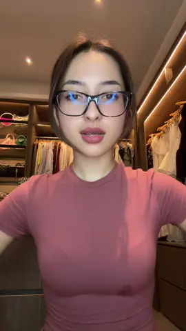 Maafin aku kalau aku jadi sampe harus speak up seperti ini tapi aku ga rela kalau aku disakitin begini. Tolong inget untung gausah hujat menghujat cukup didiemin aja. Skrg aku cukup tau kalo aku gabisa sewelcome itu sm semua orang, mungkin aku juga gagal menjadi ibu karna harusnya aku yg rawat kamari full tp karna aku kerja dan disaat itu struggling with mental health aku merasa memerlukan bantuan nanny. Semoga penjelasan ini bisa kalian dengar baik” 