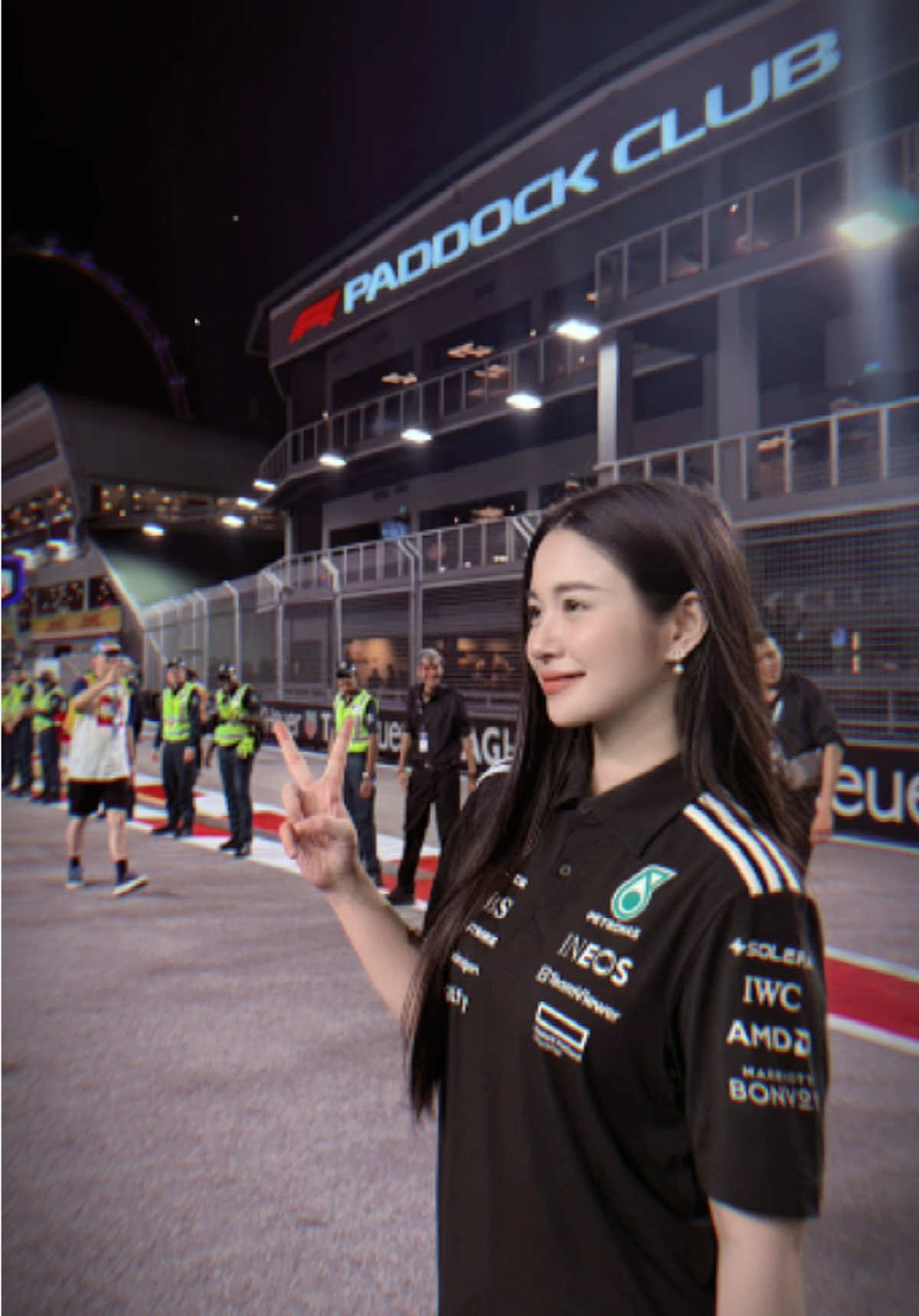 mang chiếc áo đầu tiên đến F1 😼😼😼 đã coá áo đông #qanna01 #CapCut #viral #F1 #f1singapore 