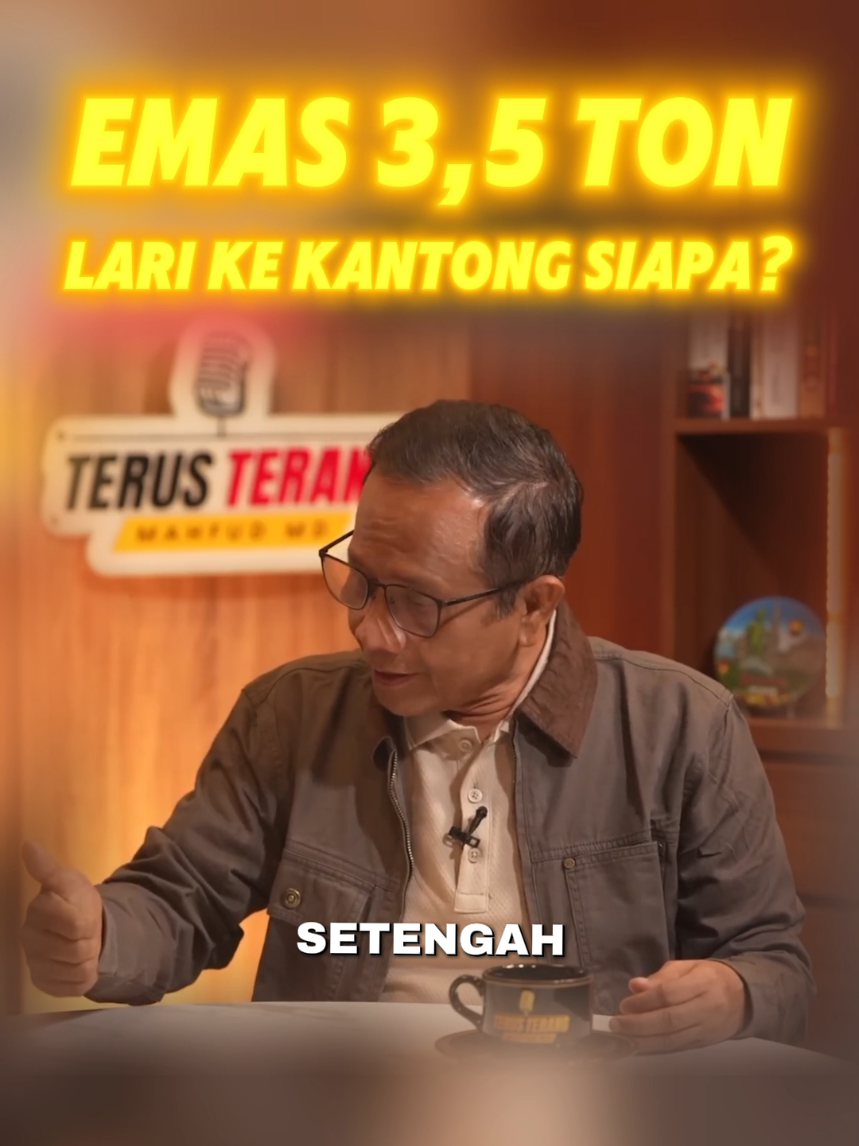 Hilang? Bukan. Emas 3,5 ton senilai 189 triliun itu tidak hilang, tapi sengaja dihilangkan. Mahfud MD bongkar datanya, ada tangan-tangan 'sakti' di Bea Cukai & Pajak yang memainkannya. Sekarang kita tanya: kantong siapa yang makin tebal karena emas rampokan ini? Siapa bekingnya? Tonton selengkapnya di YT Mahfud MD Official.  .......  .......  #emas #kantongpejabat #mafiapajak #mahfudmd #beacukai #korupsi #fypage #terbaru #politikindonesia #purbaya #clipyoutube #cliper 