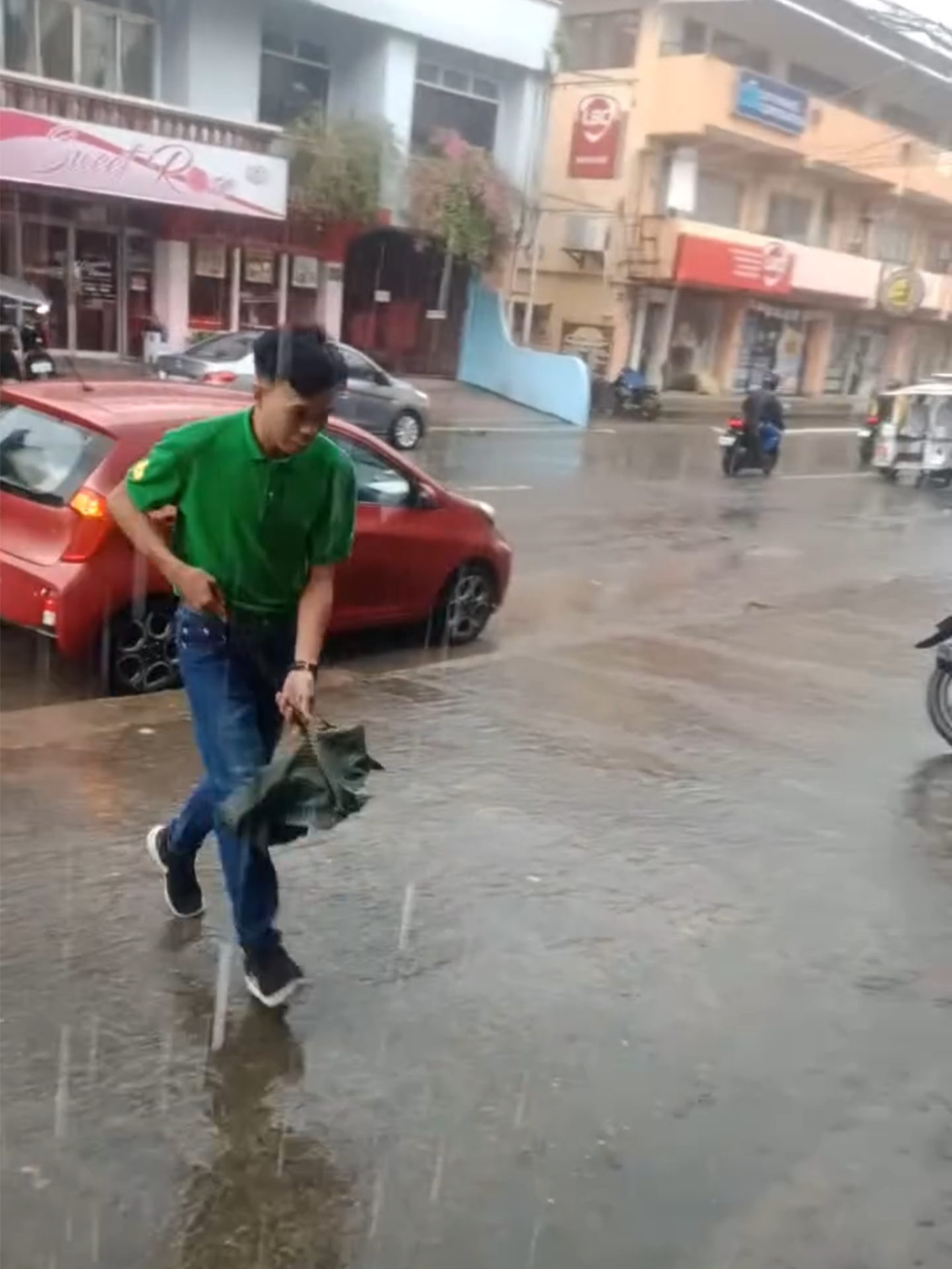 buti hindi nabasa #fyp #rain #satire #philippines #funny