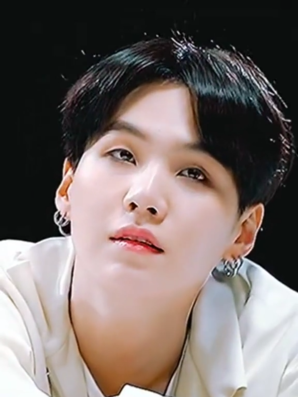 I hope you are always healthy, my best friend. 💜#minyoongi #suga #agustd 