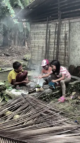 Seasik itu yah kita dulu dimna ketawa lepas tanpa ada beban🥀 #nostalgia90an #masakecil #masakecilbahagia #fyp #vibes 