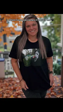 Get your Ghostface in a black tee 🖤 • Available here https://creativevisbyjessica.etsy.com • #ghostface #scream #halloween #spooky 