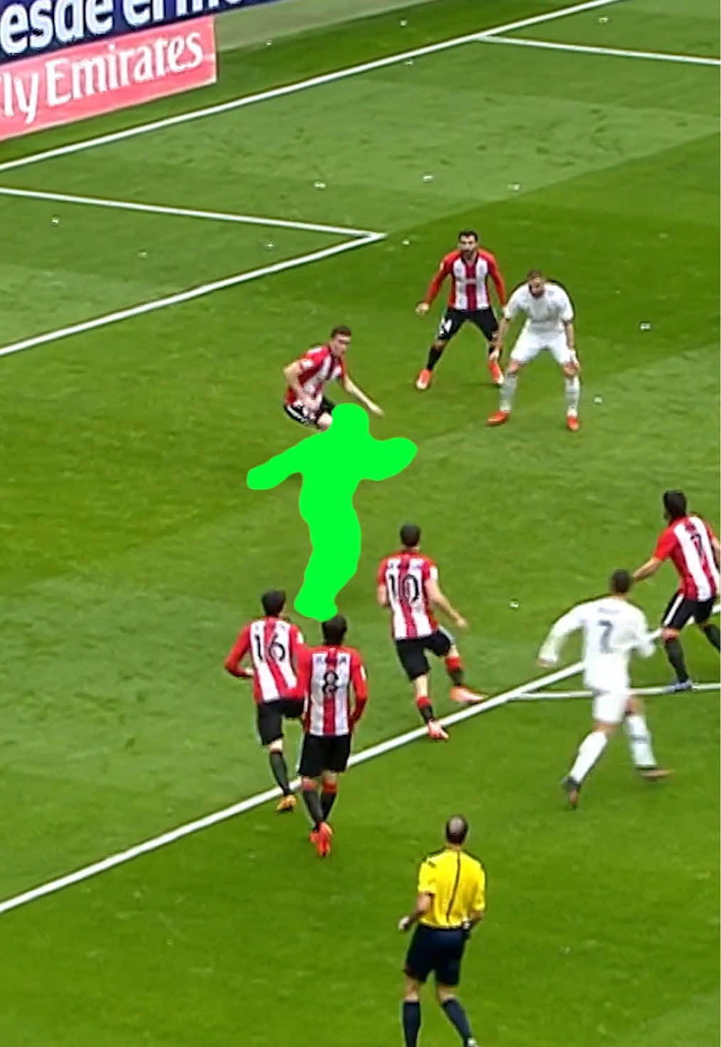 🤔 Who scored this goal?  #RealMadrid #Games 