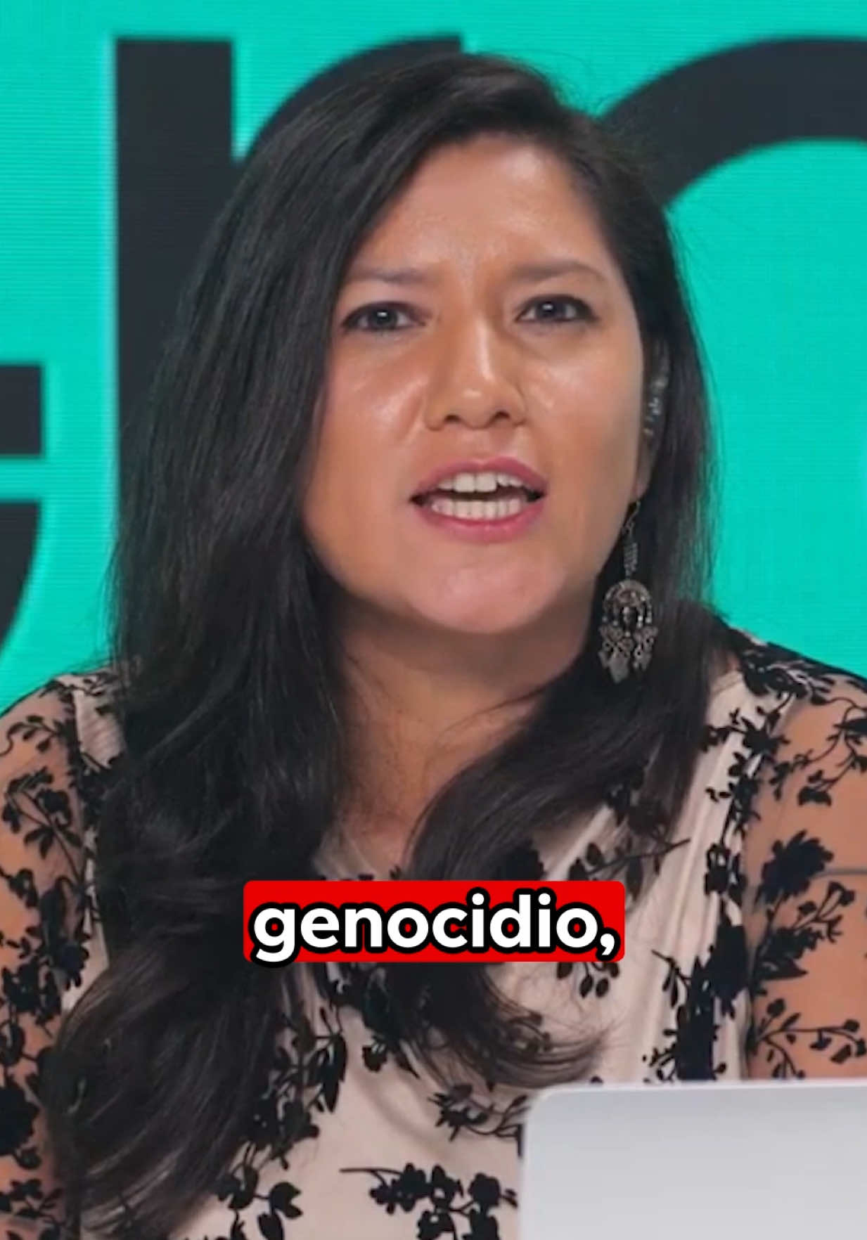 “No hay paz sin justicia. Ahora más que ayer hay que seguir apoyando a Palestina frente a los malmenoristas que han decidido arrodillarse ante Trump y encumbrarlo como el nuevo pacificador de Occidente” El cierre de Laura Arroyo en El Tablero. #canalred #palestina #gaza #derechoshumanos #trump @CanalRed_TV 