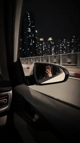 Mình là kiểu người đường càng đông thì mình bye. Mình đi đường khác. :)