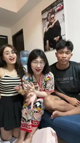 Có cái đùi gà dành quài :)))