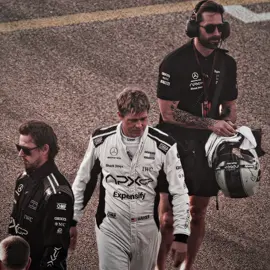 Still has rizz at his 50s #f1 #bradpitt #damsonidris #rizz #viral 