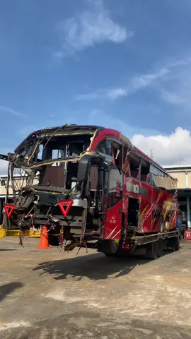 semoga cepat selesai urusannya 🙏🏻 #celebesbislovers  #scania  #unitedtractors 