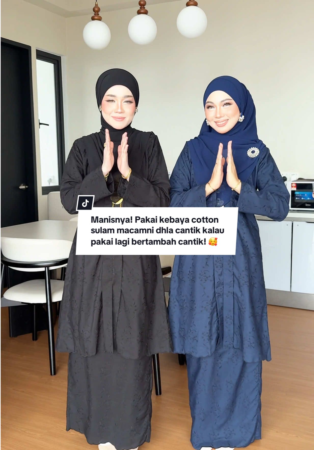 Manisnya! Pakai kebaya cotton sulam macamni dhla cantik kalau pakai lagi bertambah cantik! 🥰✨ Jom masuk live launching esok jam 9pagi 📍 #nfhboutiquegallery #kebaya #kebayamodern #kebayasulam #kebayamurah 