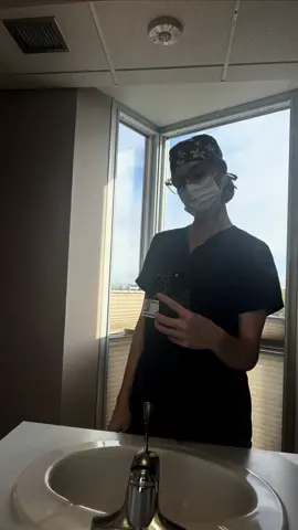 This is thriving…I’m absolutely loving my obgyn rotation. This might be it guys! #medschool 