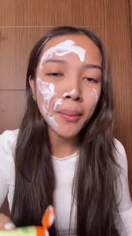 enteng der kane dia @Official Hanasui Skincare #hanasui #hanasuisunscreen #lightweightsunscreen #cantikmuhanasui 