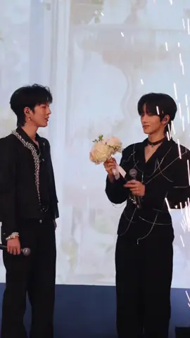 💐: ขอแค่คุณเซิ่งตกลง จะคุณแต่งออกหรือผมแต่งเข้า ผมก็ยินดีทั้งนั้น เพราะงั้น…คุณเซิ่งแต่งงานกับผมนะครับ  💍 : ต่อจากนี้ก็เป็นคุณนายเซิ่งแล้วนะ  #abodesire #desiretheseries #huangxing #qiudingjie #xingqiu 