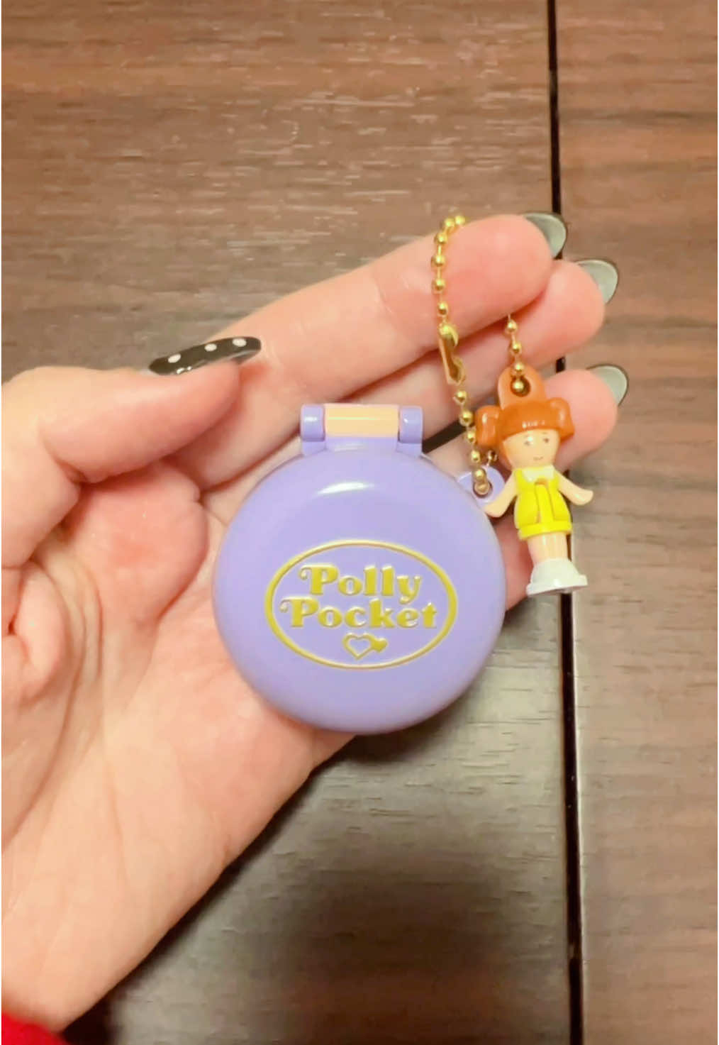 Non una fan delle gatchapon, ma come sono tornate le gatcha di Polly Pocket, mi sono fiondata a prenderne una! Trovate al gatcha center vicino alla stazione di Asakusa, 400yen