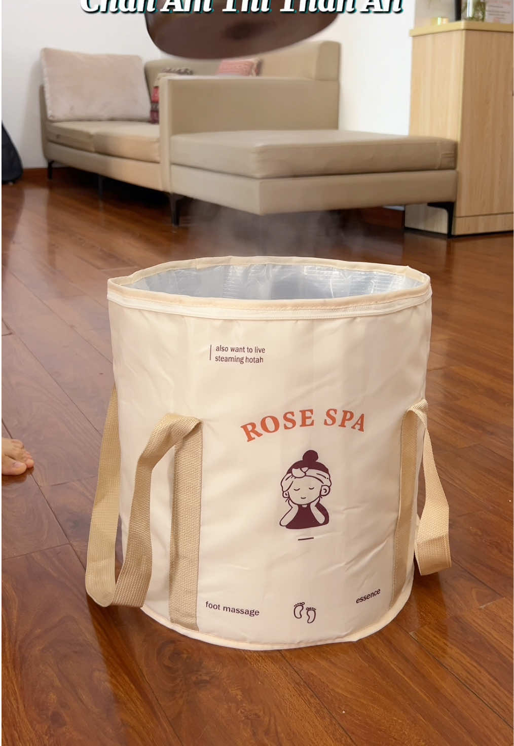 Chân ấm thì thân an! Các cụ bảo rồi, ngâm chân nước ấm bổ hơn cả tiên đơn :) #tuingamchangiunhiet #huyenlala 