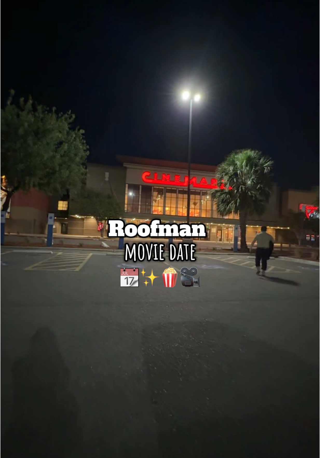 8.5/10 🍿✨🎥 tbh I really liked it 🫶🏽 fun fact: we were the only two people in the theater 🤣🤓 #parati #gisselle #fypシ #foryoupage #minivlog #romanticizeyourlife #moviedate #roofman #movies #funday #movietok #dateideas #datenight #fun #paratiiiiiiiiiiiiiiiiiiiiiiiiiiiiiii #fyp 