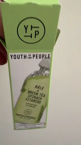 Give your skin the ultimate superfood boost 🌱 The Youth to the People Superfood Kale Cleanser is packed with kale, spinach, and green tea to gently remove impurities while keeping skin fresh, balanced, and glowing. Vegan, clean, and perfect for everyday use 💚✨ @Youth To The People  #YouthToThePeople #SuperfoodCleanser #GlowingSkin #VeganSkincare #CleanBeauty 