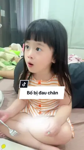 Khi bố bạn ý bị đau chân 😅 #EmbeDauDau #mevabe #embedangyeu #chavacongai #xuhuong 