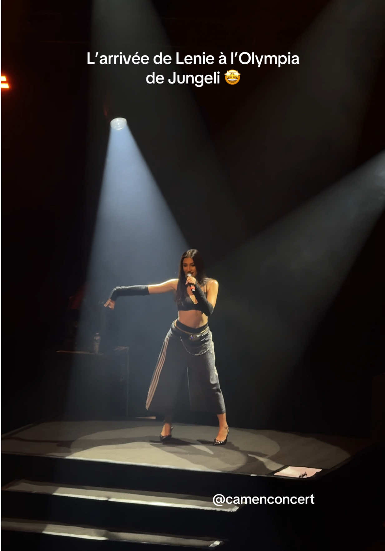L’arrivée de Lenie a l’Olympia de Jungeli a vraiment mis la salle en FURIE 🔥🔥🤩 #lenie #jungeli #olympia #concert @Lenie @Jungeli_ 