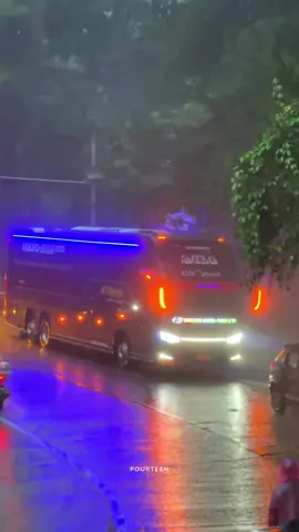 new chapunk reborn🔥 sitinjau lauik dibalik kemudi mbak @nikita monic #alhijrah #chapunk_reborn #busmania #bussumbar #fourteen @Dav See Lah @zandriii🪙 @RobbyRotanaYulian @orianzahrii @🕸 @Sahabat CCTV 