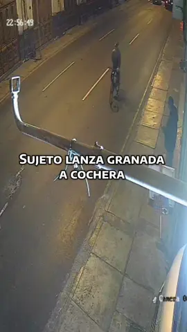 #Cercado sujeto que según la policía, sería parte de la organización “Los Mexicanos” lanzó una granada al interior de una cochera. Vecinos y transeúntes lograron detenerlo. Las amenazas iniciaron desde enero de este año.  #pnp #delincuncia #losmexicanos #123letsgo 