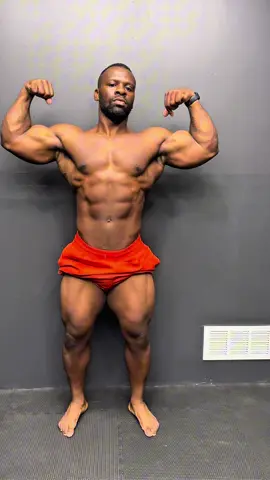 A consistent physique isn’t built from supplements or motivation—it’s built from willpower. The discipline to stay locked in when no one’s watching. #Fitness #gym #fitnessmotivation #physique #workout      