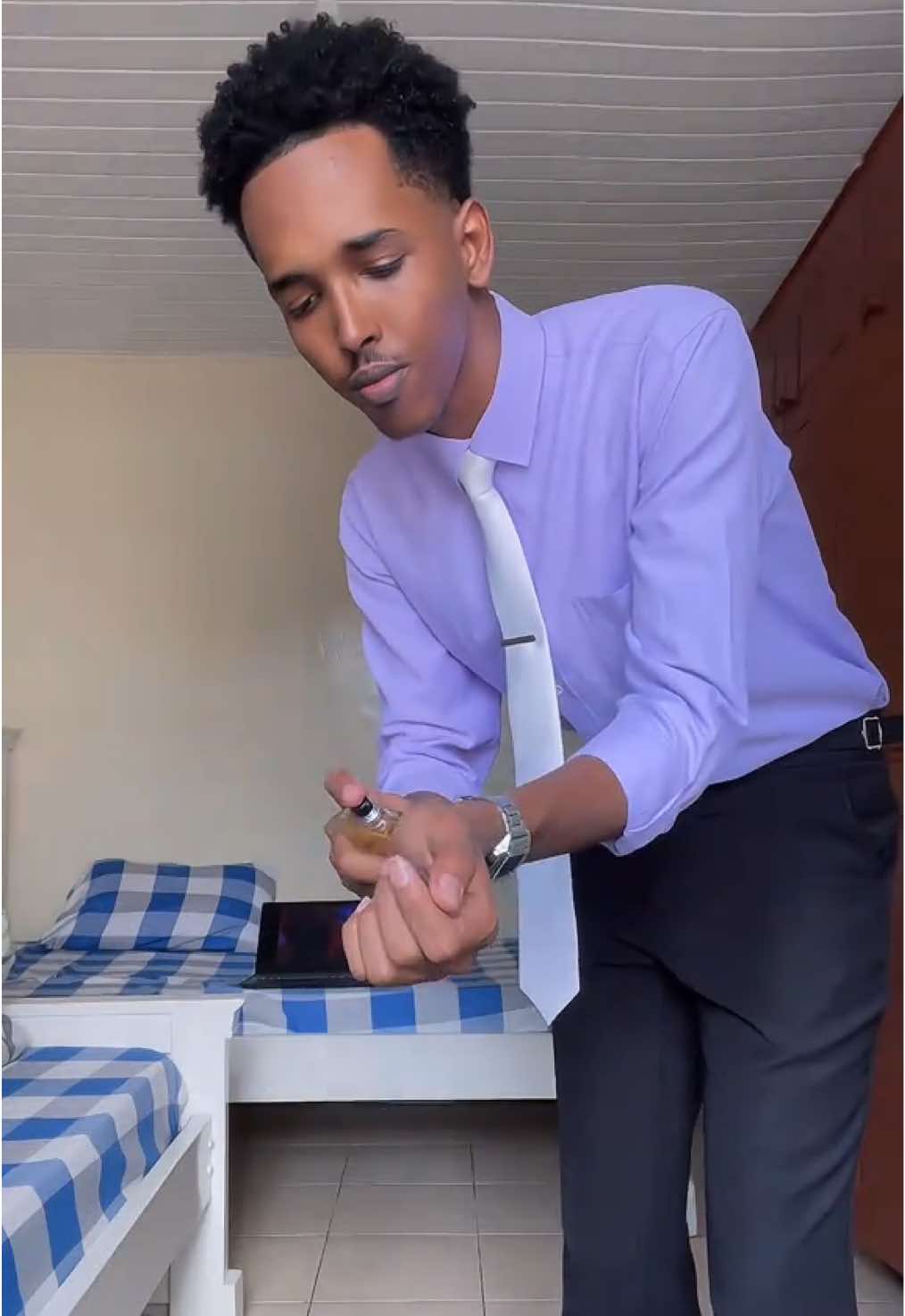 Meeqa ku qiimeyn laheyd labiskaan?🔥 #classicoutfit #somalitiktok #fyp #kenyantiktok🇰🇪 #ootdfashion 