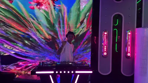 #djshark ဟန်နေသာ ဝဋ်ကြွေး #vinahouse #remix #youtube 