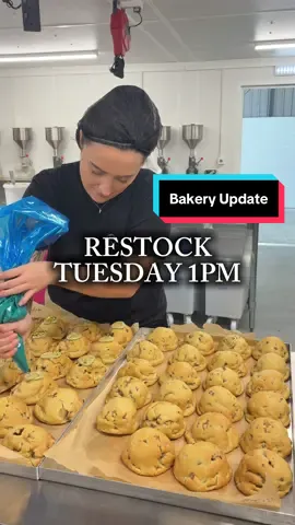 Our next restock is Tomorrow at 1pm!! 🕐 #dollysdesserts #bakes #SmallBusiness #Vlog 