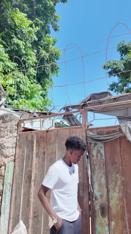 Xalada ay gabadhaasi ku sugan tahay haku fiirsan ee waxad awoodo usamee illaahay hakaa abaalmariyee una shargaree oo meel dheer ugaarsii 🥹🙏👈@XASAN yare7 🇸🇴🩸🫡 