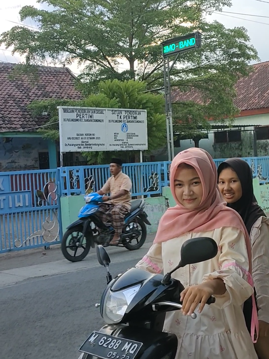 Terimakasih mbk sudah laris i mas dawet.id #fyppppppppppppppppppppppp #esdurian #esdawet #pucangsimobandarkedungmulyojombang #jombangkuliner 