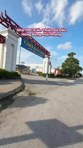 🌇🌇🌇 NHÀ XÂY MỚI – ĐỘC LẬP – THANG MÁY – 4 TẦNG 🏠 Vị trí: Khu Tái Định Cư Hoa Quả – Hải Phòng 🚗 Ô tô vào nhà, đỗ cửa 24/24 📐 Diện tích: 54m² (ngang 4,5m) × 4 tầng 🏗️ Kết cấu: Móng cọc khoan nhồi chắc chắn – thiết kế hiện đại, thoáng mát 🛋️ Full nội thất cao cấp, chỉ việc xách vali về ở ngay 📜 Pháp lý: Sổ đỏ chính chủ – GPXD – Hồ sơ thiết kế đầy đủ 💰 6,75 tỷ (có thương lượng) 📞 Liên hệ: ms Hương 936-92-62-62      #nhadephaiphong #haiphong #nhadep 