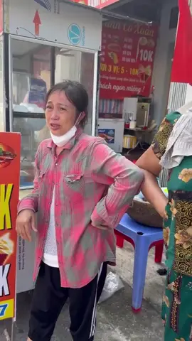 Thương bà con vùng lũ thiếu thốn đủ bề. Bất cập nhất vẫn là thiếu nước sạch sau khi lũ rút. Rồi còn dịch bệnh , ô nhiễm môi trường nữa. Ông trời thử thách chúng con nhiều trận quá 😭 Cố lên bà con  #xecuuthuong0dnghean  #viralreelschallenge  #xuhuong  #vietnam 