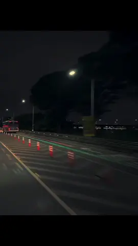 kamu dengarkan sayang😩🤤 #xyzcba #lyrics #fouryou 