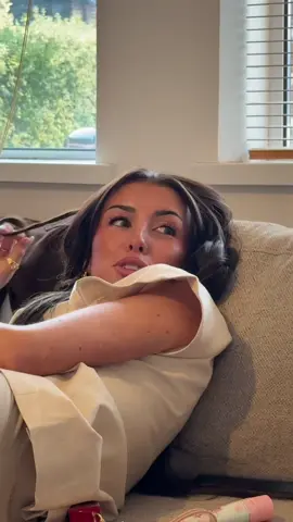 Sister chats on my hand 