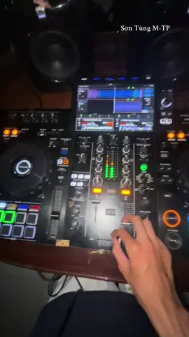 nhạcc no.1 cháyy quá🫨❤️‍🔥@Son Tung M-TP #dj #TikTokAwardsVN #sontungmtp #dj 