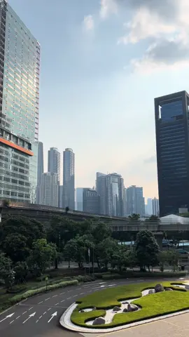 Spot bengong di Jakarta  #jakarta #jakartaselatan #familymarttrinitytower #fypシ゚ 