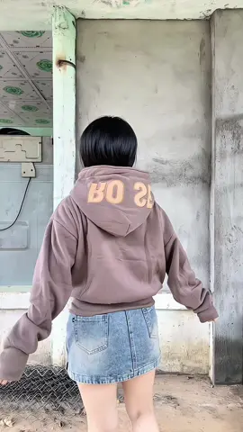 Áo xinh 4 túi nón to dây kéo cao chưc thêu tay có xỏ ngón. Áo có size từ 40 đến 70#xuhuong #trending #thinhhanh #aokhoac #thoitrangnu 