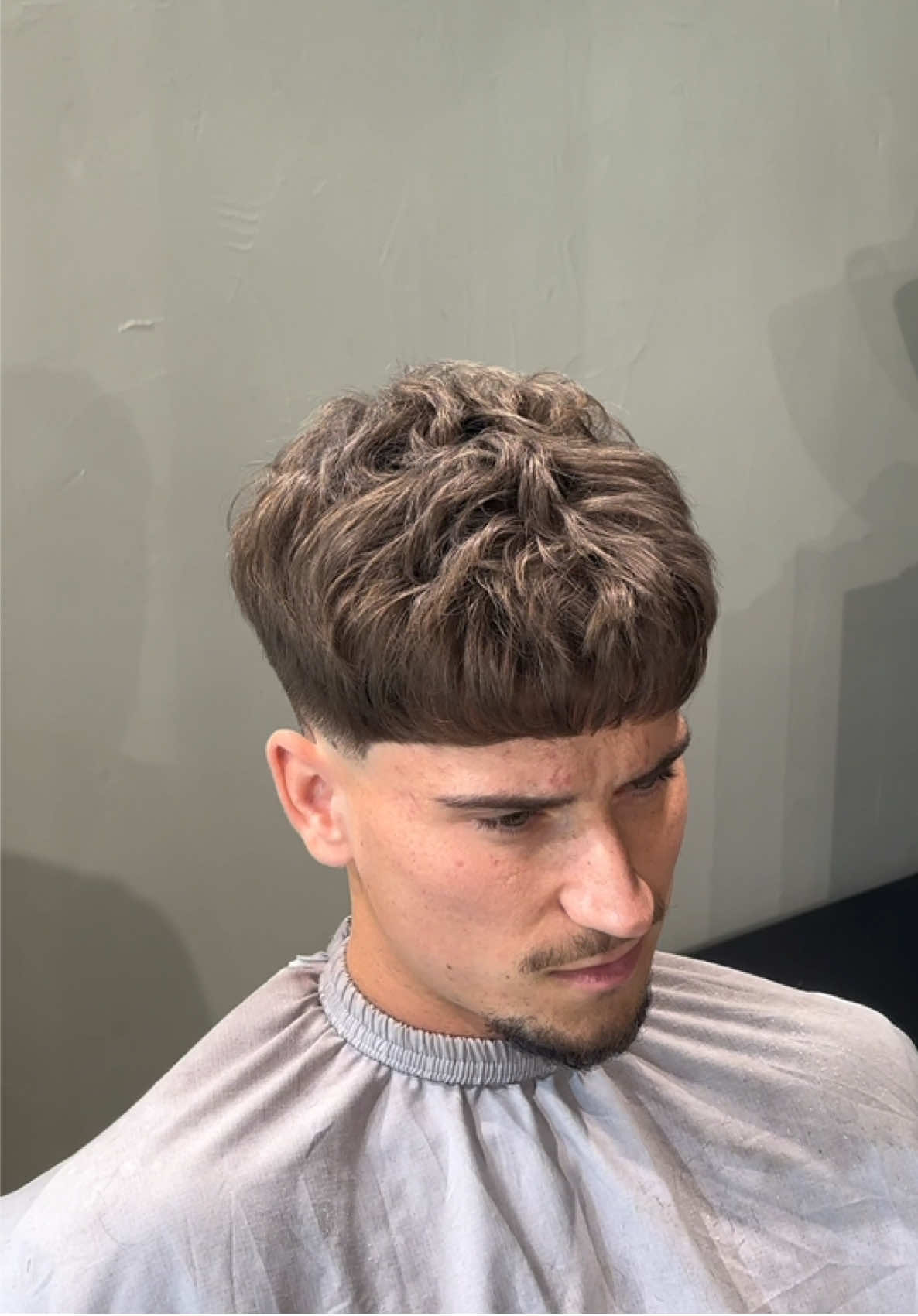 Toi aussi tu veux du volume ?  Achète la poudre texturisante ŌME ⬆️ #coiffure #poudretexturisante #pourde 