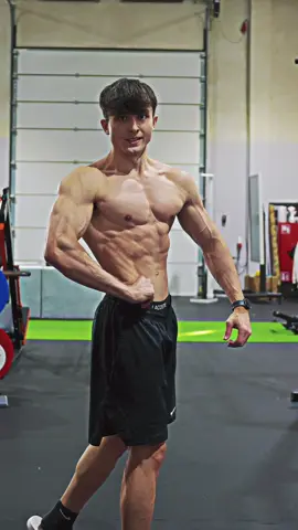 Plażowa sylwetka 🏖️ #ogsliwa #gym #siłownia #viral #fyp 