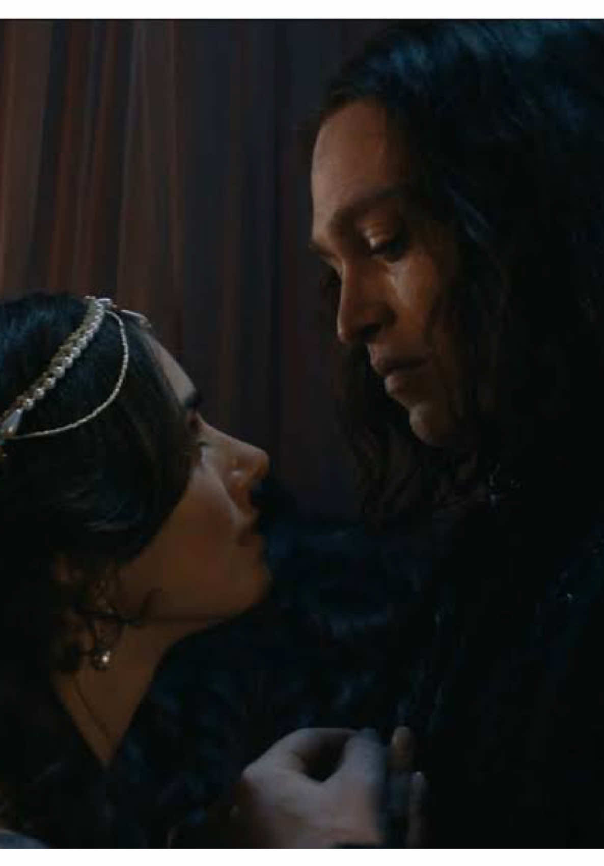 he waited 400 years 🖤🫩🤚🏻 #dracula #draculaalovetale #hadestown #romance #waitforme vampire fyp edit love story capcut @pixiewitch97 gets it 