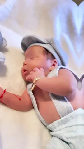 Feliz primer mes de mi amor chiquito 🥰