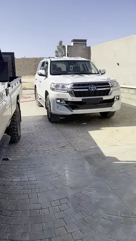 #الشعب_الصيني_ماله_حل😂😂 #تيوتا_شعار_لايعرف_القانون🔥🖤💪 #الزنتان_طرابلس_مصراته_الزاويه_ليبيا🇱🇾 #toyota #fyp 