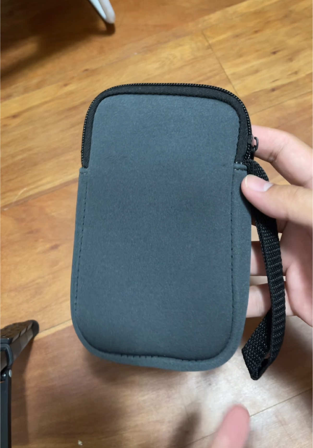 Di na mababasa at maggasgasan ang phone mo sa case na to #cellphonecase #cellphonepouch #phonepouch #phonecase #waterproofcellphonecase 