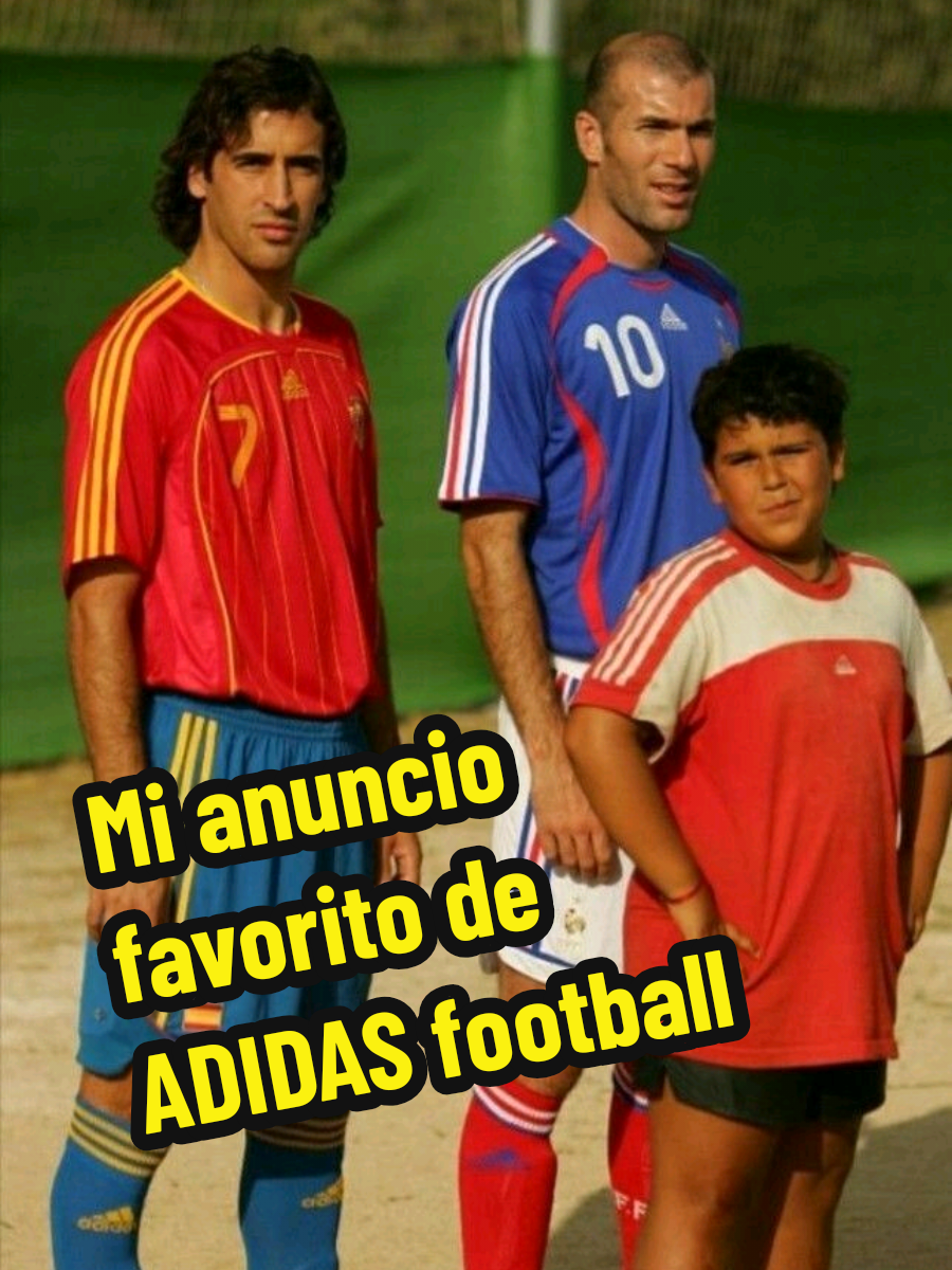 Este anuncio es todo lo que está bien en la publicidad relacionada con el fútbol. La idea es de 10 y la ejecución de 11. Además tiene este toque español de barriada y madre en el balcón llamando al tal José para cenar. ÉPICO. Enjoy. #adidas #jose10 #teamgeist #fútbol #leyendas 