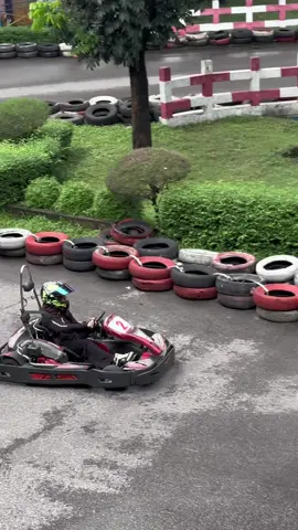 New experience 💁🏻‍♀️ #fyp #music #gokart #game 