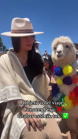 No me podía ir sin hacerlo 😂👉🏼👈🏼 #perú #alpaca #cuzcoelemperador 