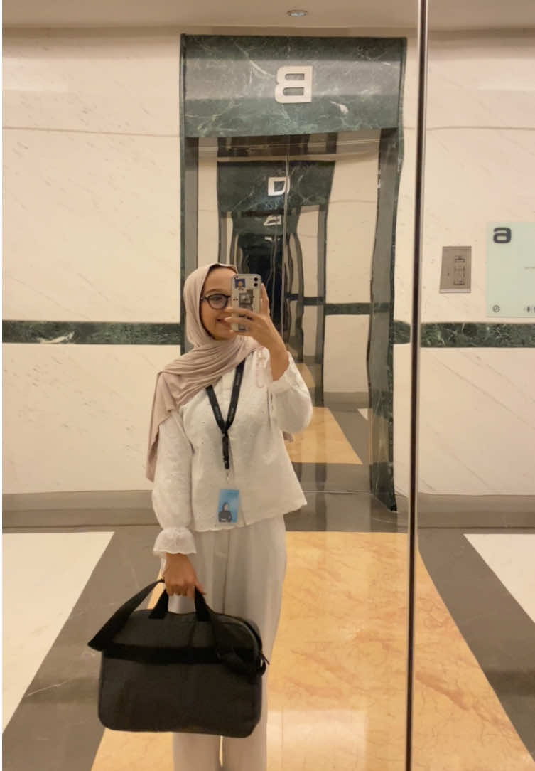 akhirnya resign juga👋🏻 thank you skintific for the past 1,5 years💙#resign #resignkerja #corporatelife #lifeatskintific