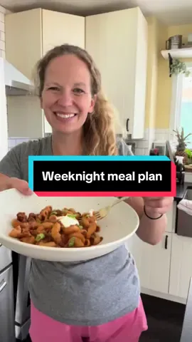Dinner doesn’t have to be complicated! Here’s 5 nights of easy weeknight meals. Find them all linked in my bio. 🤩🤩