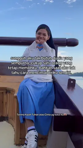 Tuhan mencintai ku tanpa syarat dan bahkan aku di pilih dengan segala kekurangan ku🤍